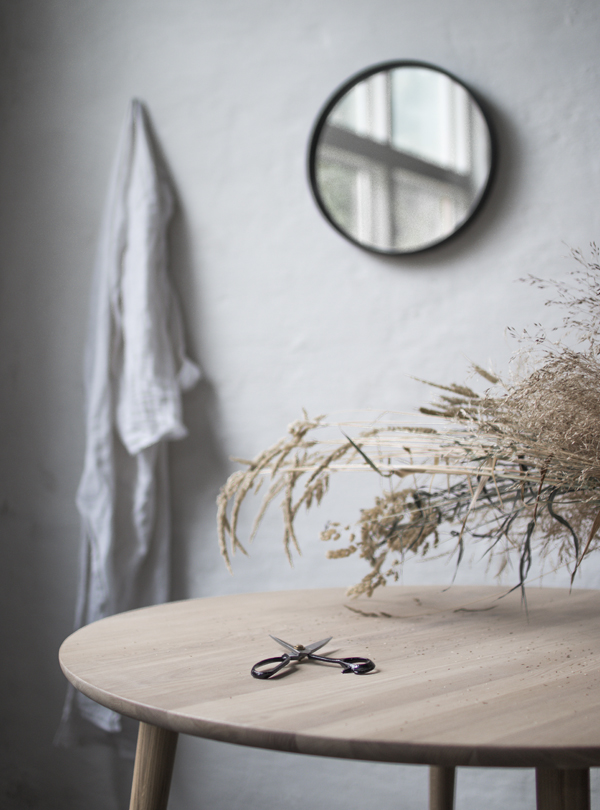 1K_Non_diningtable_round_spisebord_02_yggoglyng