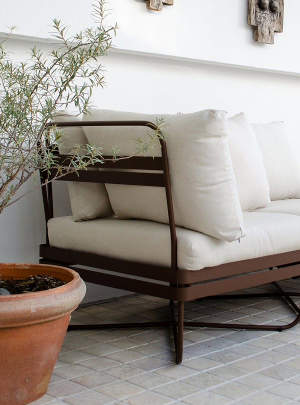 1K_Bris_sofa_outdoor_EB_01_yggoglyng