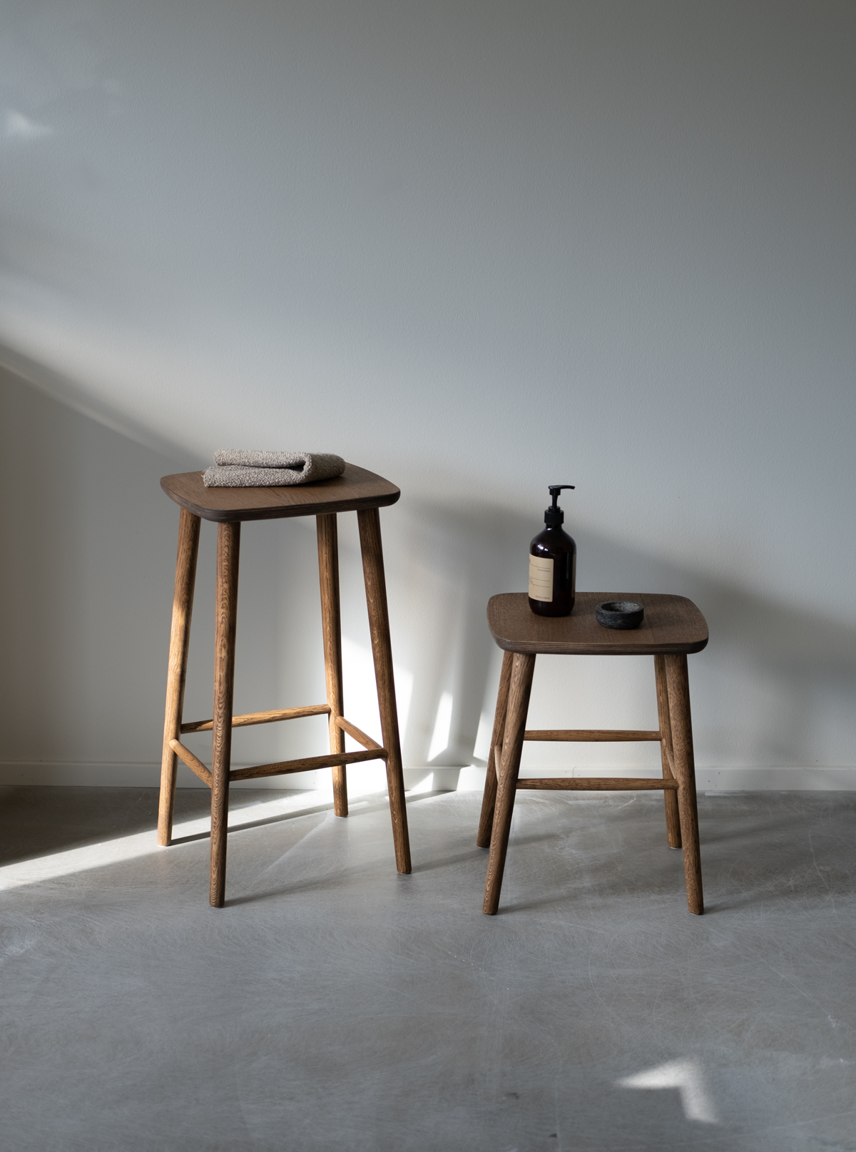 2K2H_S_Stool-Non-ER-01 2K2H_S_Stool-Non-ER-01